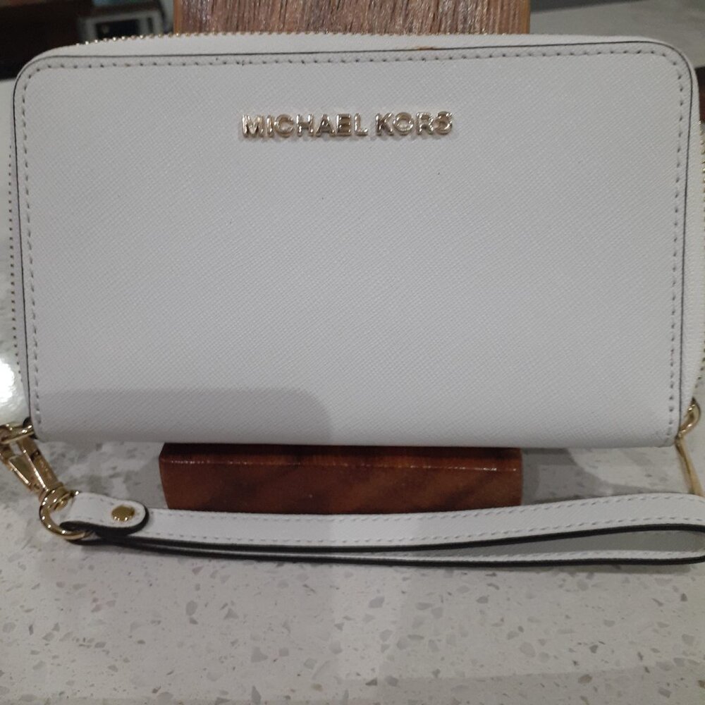 Michael Kors wallets - image 6